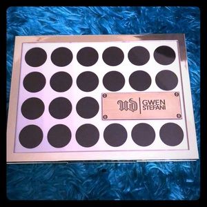 Urban Decay Gwen Stefani Eyeshadow Palette